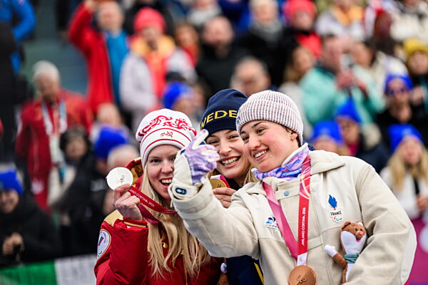 260312 Varvara Voronchikhina of Russia, Ebba Årsjö of Sweden and Aurelie...