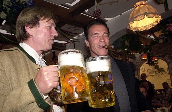 Prominente auf dem Oktoberfest, 2002 | Celebrities at the 'Oktoberfest', 2002