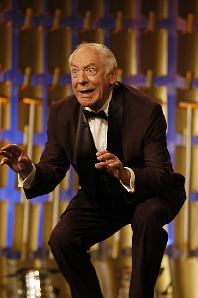 Didi Hallervorden erhält den Kabarettpreis 'Der Goldene Spaten', 2005