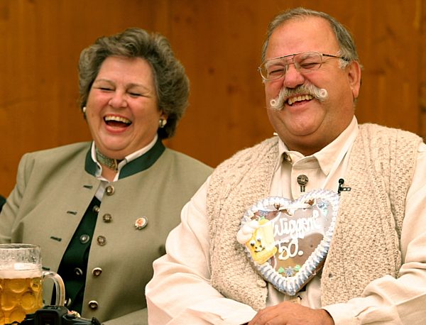 Wiesn-Wirt Wiggerl Hagn und Frau Christa, 2005 | Wiesn host Wigger Hagn and his wife Christa, 2005