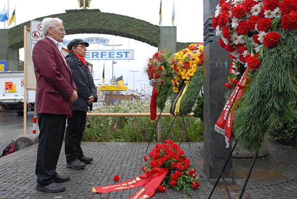 Mahnwache für die Opfer des Oktoberfest-Attentats von 1980, 2006