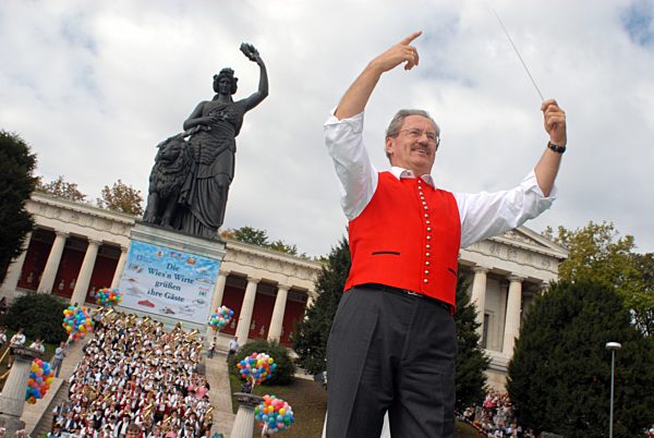 Christian Ude auf dem Münchner Oktoberfest, 2006 | Christian Ude at the Munich "Oktoberfest", 2006