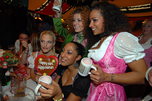 No Angels , 2009 | No Angels, 2009