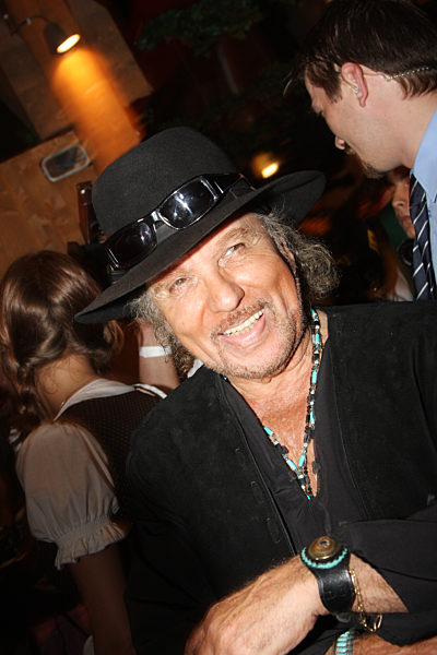 Promis im Weinzelt auf dem Oktoberfest in München, 2009 | Celebrities in the wine tent at the 'Oktoberfest' in Munich, 2009