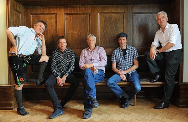 Biermösl Blasn, Gerhard Polt und die Toten Hosen in München, 2020