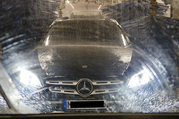 Autowaschanlage in München, 2021