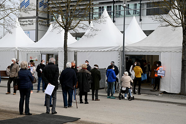 Corona-Impfzentrum in der Messe München, 2021