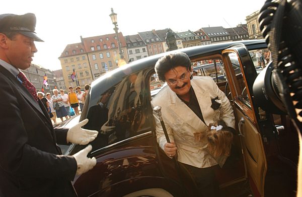 Rudolph Moshammer bei den Münchner Opfernfestspiele, 2003