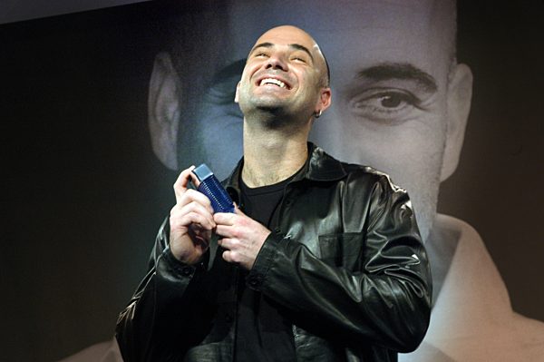 Andre Agassi präsentiert sein neues Parfüm 'Aramis Life' auf der Praterinsel in München, 2003