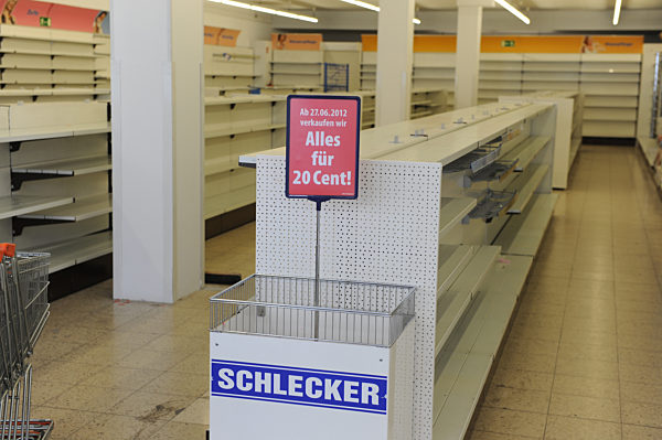 Leere Filiale des insolventen Discounters "Schlecker" in München, 2012