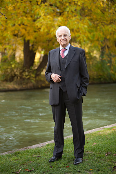 Edmund Stoiber im Englischen Garten in München, 2012