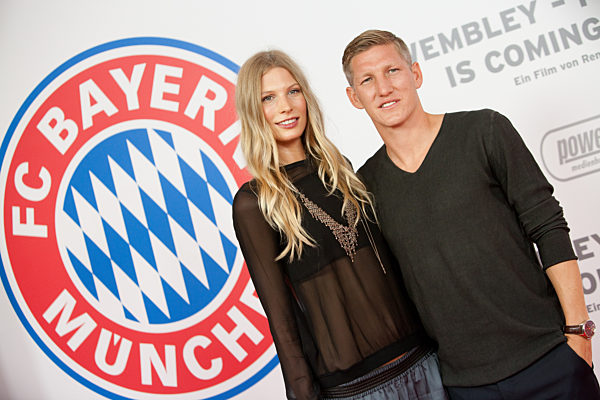 Bastian Schweinsteiger mit Freundin Sarah Brandner, 2013