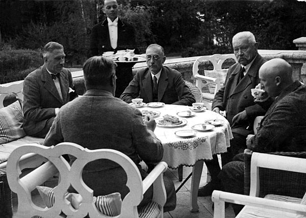 Paul von Hindenburg, Kurt Schleicher, Franz von Papen, Wilhelm Freiherr Gayl, Otto Meissner, 1932