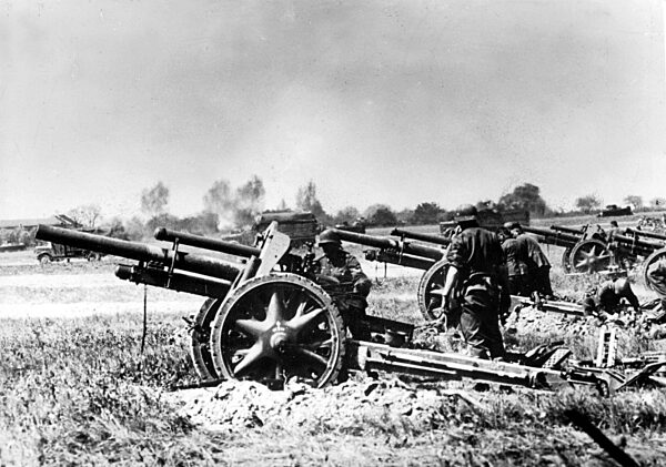 German artillery in France, 1940