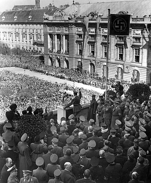 Hitler on the balcony of the Hofburg in Wien, 1938