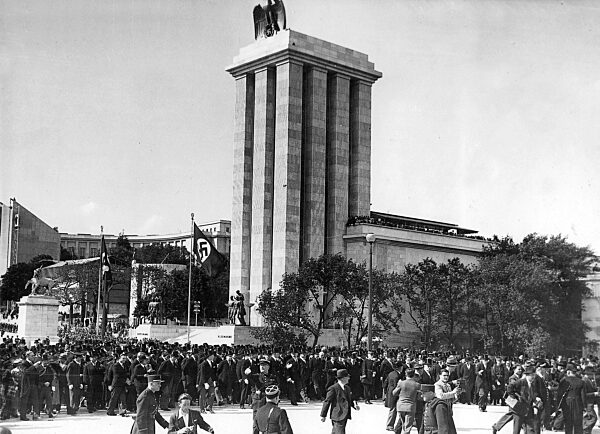 SZ Photo - Albert Speer - buildings and models