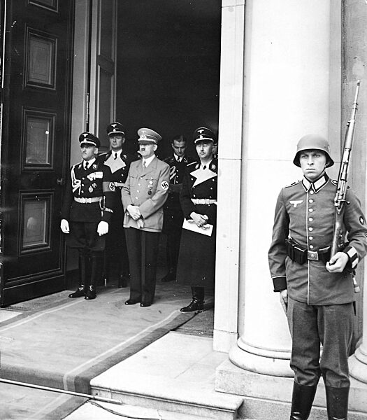 Dietrich, Hitler, Himmler and Wolff on the 50th birthday anniversary of Hitler