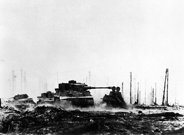Deutsche "Tiger"-Panzer während der Schlacht von Kursk, 1943