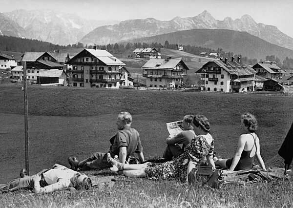 Soldaten im Fronturlaub in Tirol, 1943