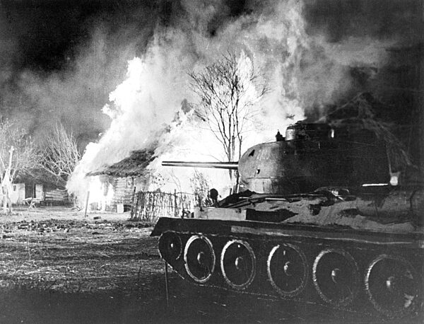 Russischer Panzer T-34 in der Schlacht bei Kursk, 1943