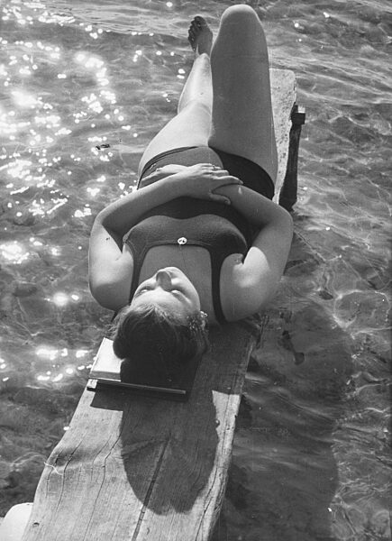 Badende an einem See, 1943