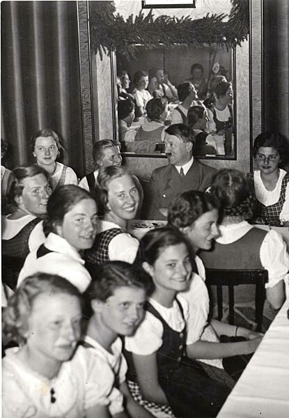 Hitler in Innsbruck 1938