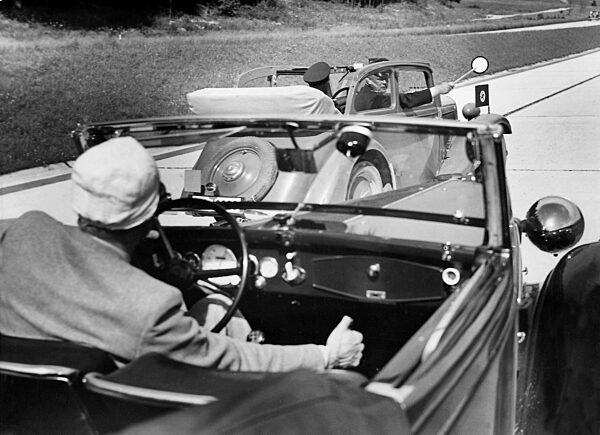Traffic control on the highway near Munich, 1937