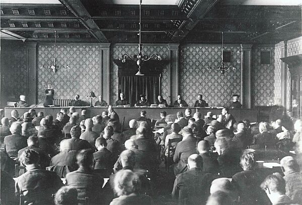 Prozeß gegen Hitler und Ludendorff am 26.2.1924.