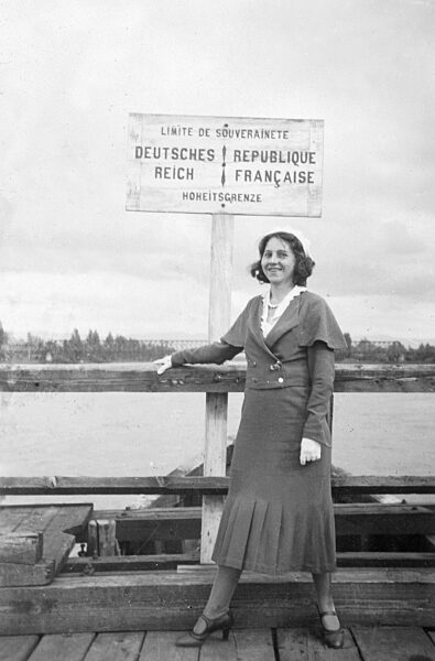 Frau an der deutsch-französischen Grenze, 1932