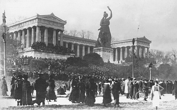 Peace Rally on the Theresienwiese (Theresien Meadow) in Munich, 1918