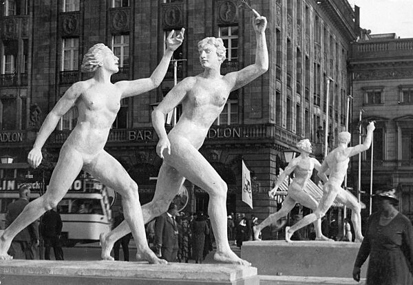 Sculptures of athletes in front of the Hotel Adlon in Berlin