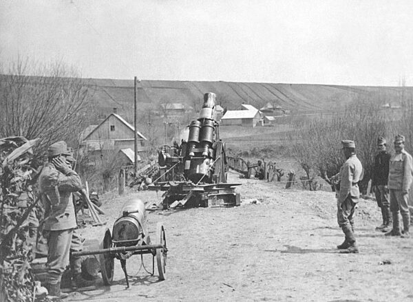 Austrian-Hungarian motorized mortar, 1915