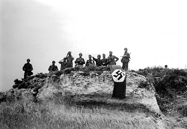 German paratroopers in Crete, 1941