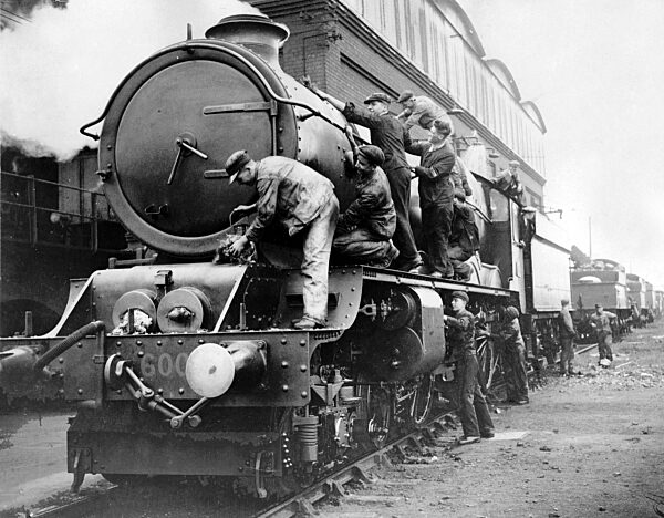Maintenance of a steam locomotive, 1932