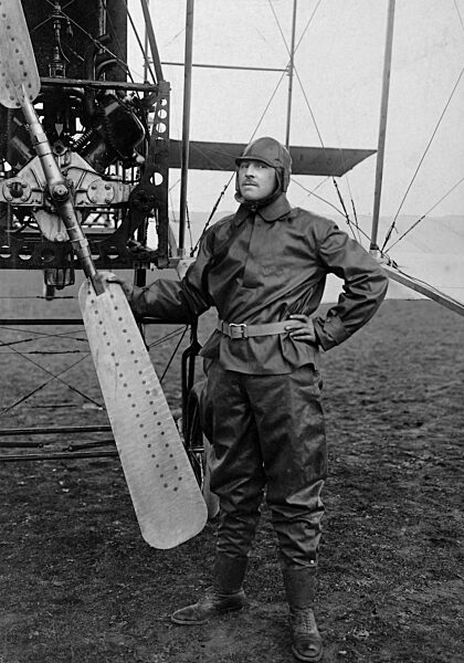 A pilot with aircraft, 1909