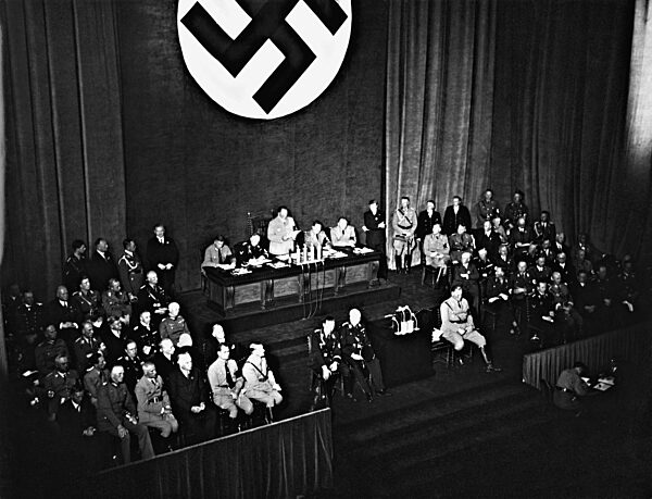 Hermann Göring auf einer Reichstagssitzung in Nürnberg, 1935