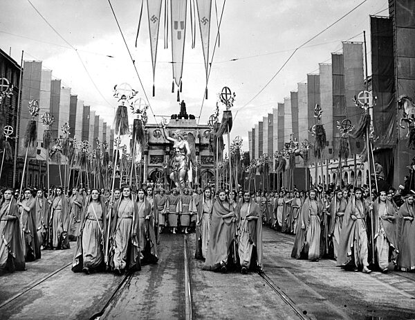 Umzug am Tag der Deutschen Kunst in München, 1938