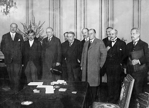 Flandin, Laval, Heinrich Brüning, Aristide Briand, Curtius, Pietrie und Berthelot in Paris, 1931