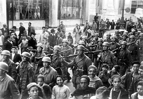 German paratroopers in Tunis, 1942