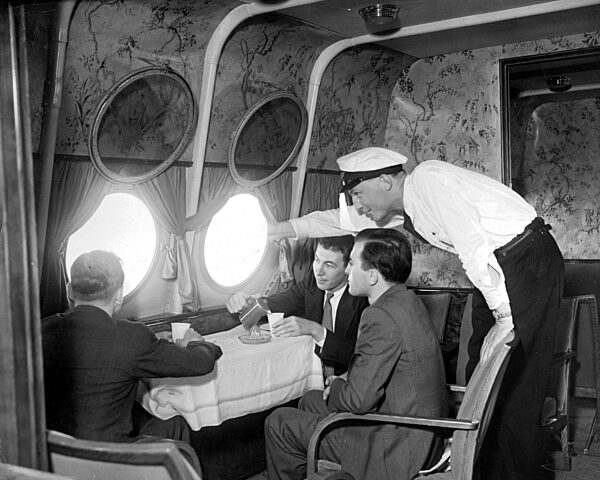Gäste im Salon Flugboot Dornier Do X, 1931