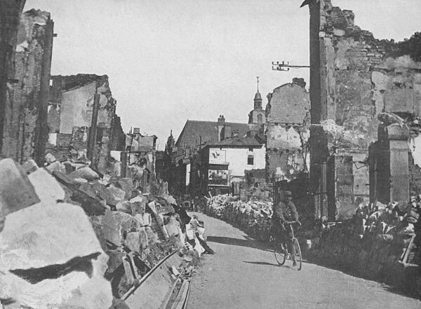 Zerstörtes Verdun im Ersten Weltkrieg, 1916