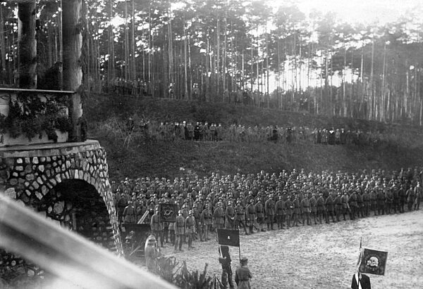 Celebration of the one-year anniversary of the existence of the volunteer corps of Luetzow, 1920