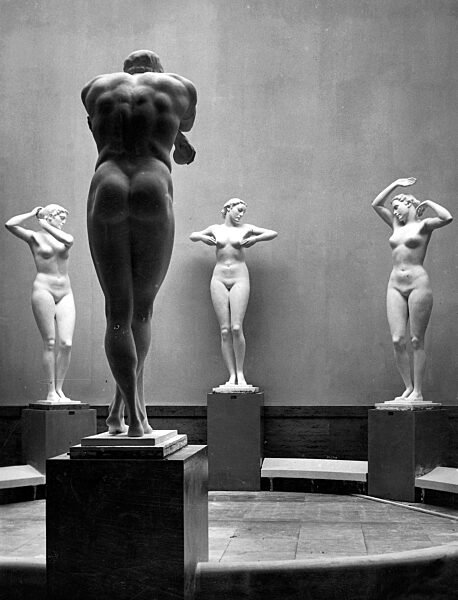 '''Judgment of Paris' by Josef Thorak, 1941.'