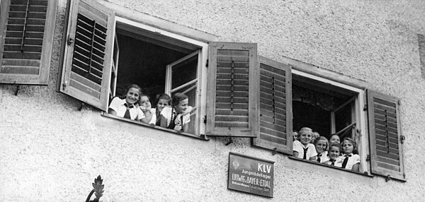 Kinder in einem Kinderlandverschickungslager in Bayern, 1943
