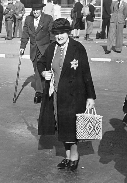 Woman with yellow star, 1941