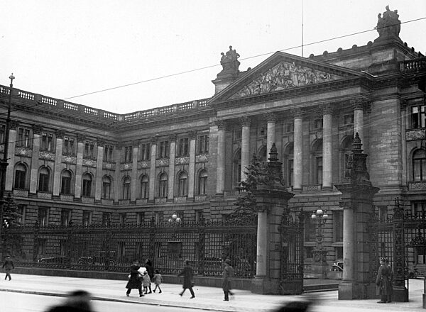Prussian mansion in Berlin, 1930