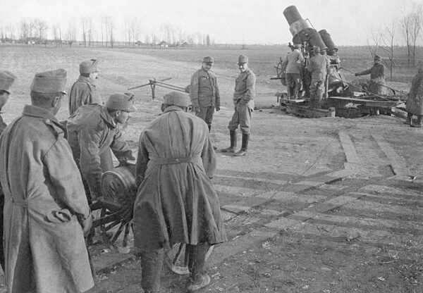 Austrian artillery at the Eastern front, 1915