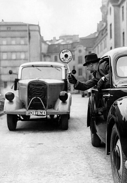 Traffic police in Berlin, 1942