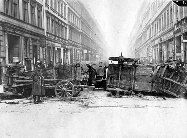 Road closure during the Spartacist uprising in Berlin, 1919