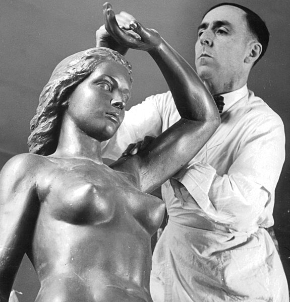 Adolf Abel working on the statue 'Der Morgen'